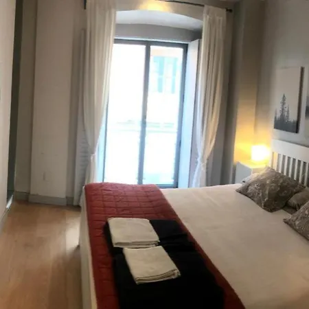 Plaza Ayto Loft Hall 아파트 *