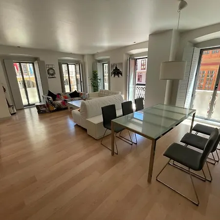 Plaza Ayto Loft Hall