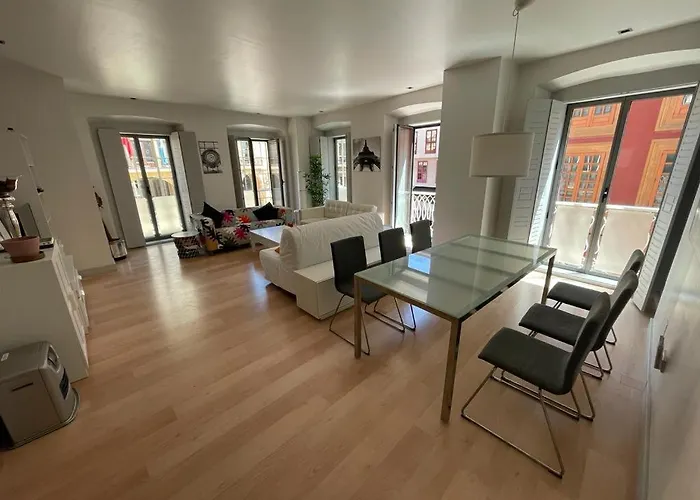 Plaza Ayto Loft Hall